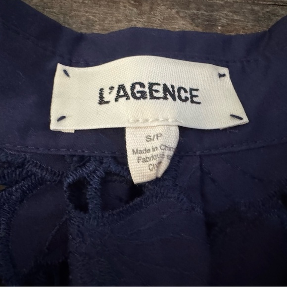 L’agence Seychelle lace top in navy. New with tags. Size s/p. 💙 - Picture 7 of 8